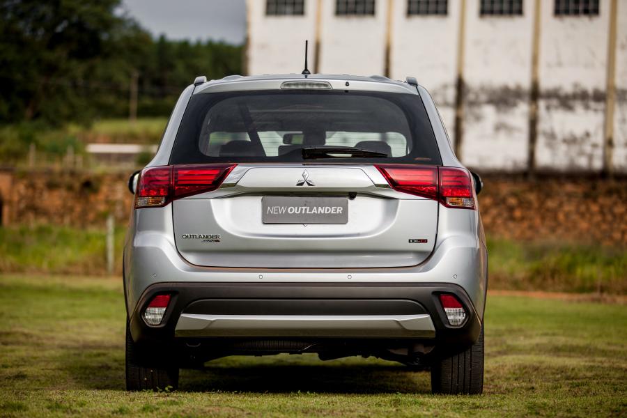  Mitsubishi Outlander 2015 года  (BR) (фото 9 из 19)